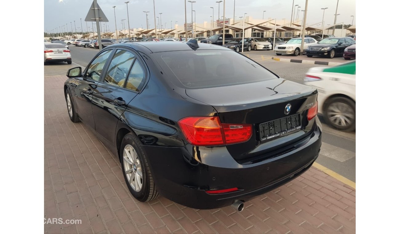 بي أم دبليو 316i بي ام دبليو موديل 2015 خليجي السياره حاله وكاله من الداخل والخارج فل اوبشن الموتر معاه مفتاحين