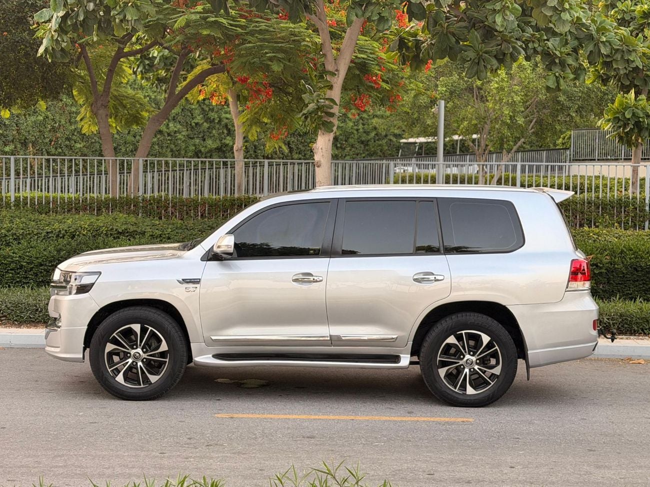 Toyota Land Cruiser VXR