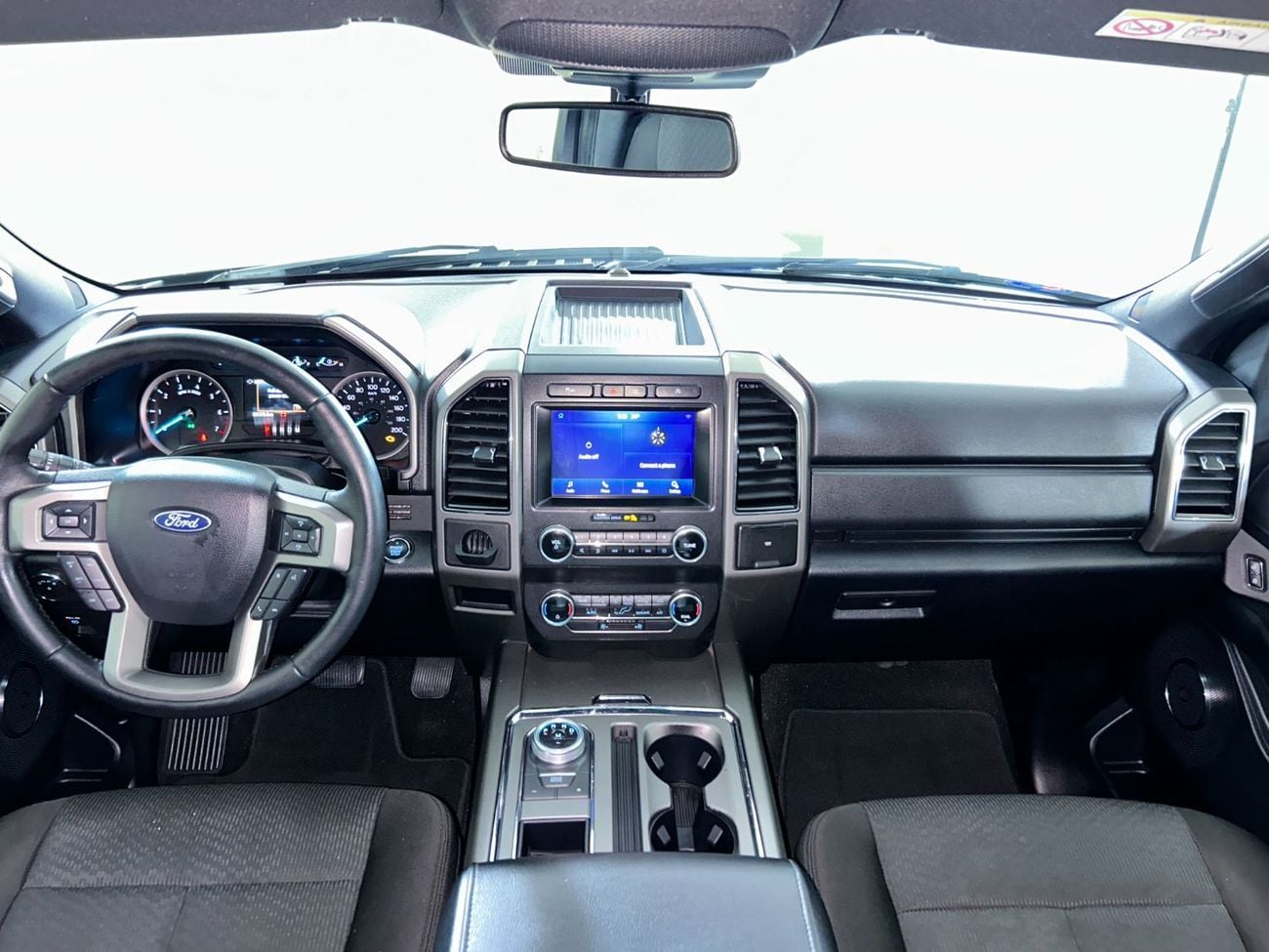 فورد إكسبيديشن XT021 / FREE REGISTRATION + INSURANCE / AL TAYER MOTORS AL SHOWROOM