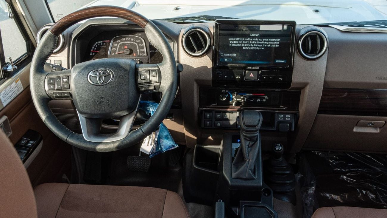 تويوتا لاند كروزر بيك آب 2026 Toyota Land Cruiser LC79 4.0L AT Petrol Full Option (Beige-Brown)