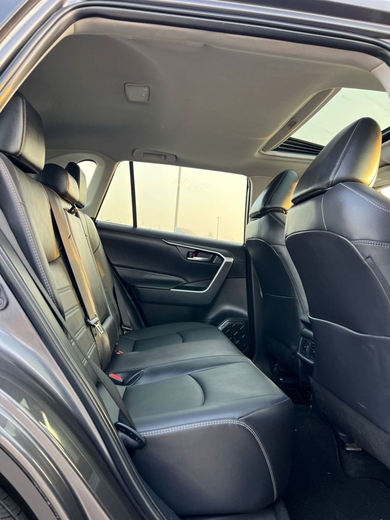 تويوتا راف ٤ XLE 2023 Toyota RAV4 Full Option - 2.5 V4 - Big Screen & Radar Sensor - Trunk Auto Push Star