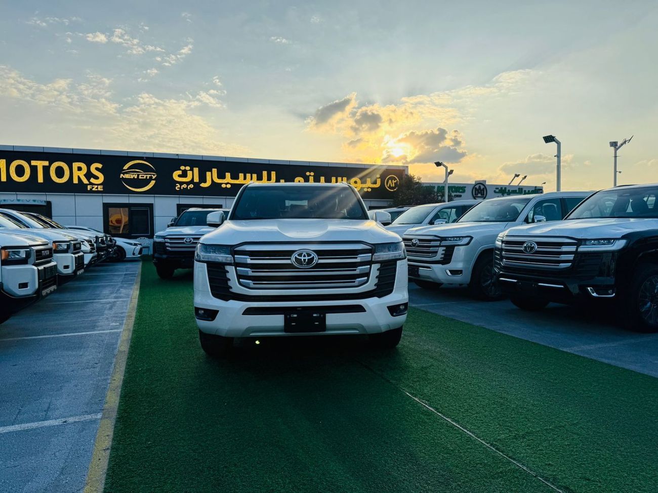 تويوتا لاند كروزر TOYOTA LANDCRUISER (300 SERIES) GXR 4.0L PETROL