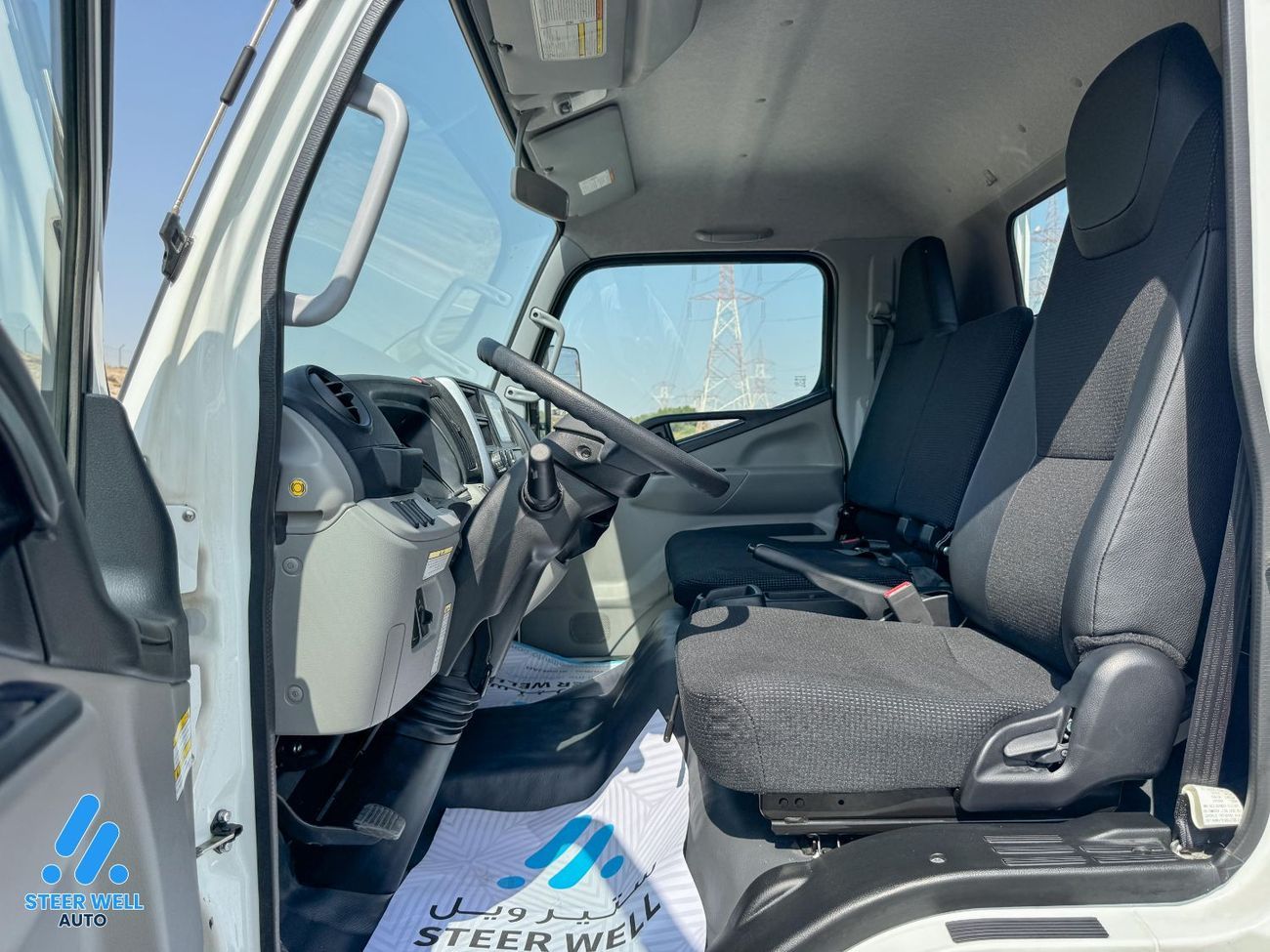 ميتسوبيشي فوسو كانتير Truck | 3.0L Diesel | Euro 5 | Short Chassis | RWD | White | GCC Specs