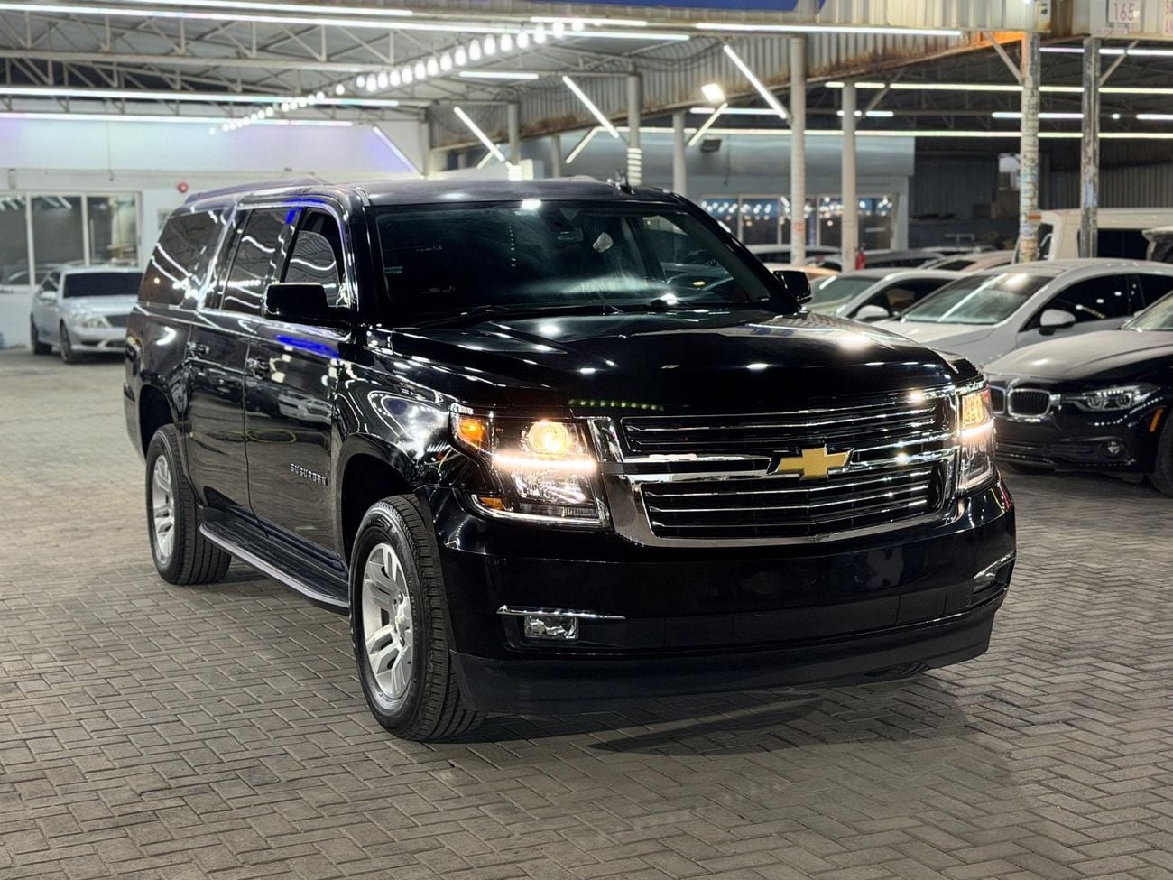 Chevrolet Suburban LT 5.3L 4WD