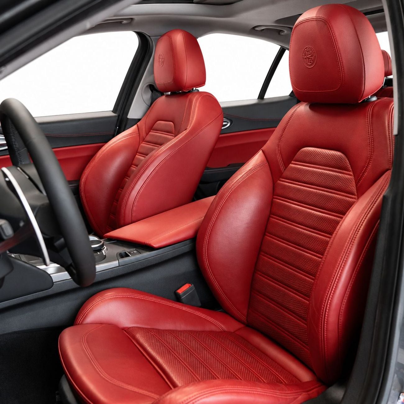 Alfa Romeo Giulia VELOCE AED 1,206 P.M • 0% Downpayment •  Alfa Romeo Giulia Veloce • 1 Year Warranty