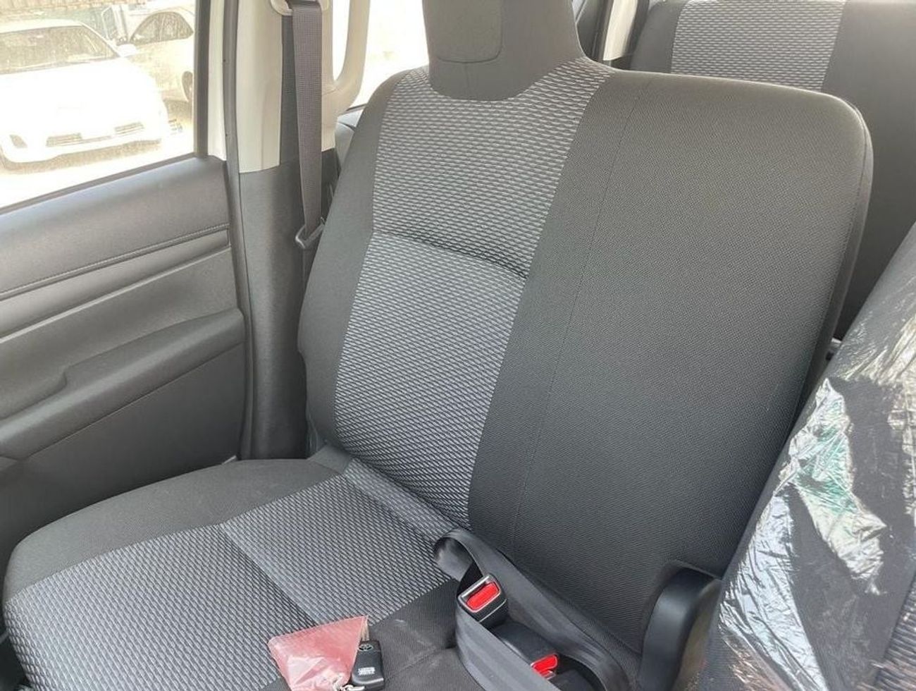 تويوتا هيلوكس 2025 Toyota Hilux DLX-G1 DC 2.4L MT Diesel (Power Window)