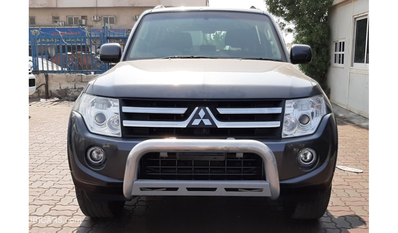 Mitsubishi Pajero DIESEL 4X4 3.2L RIGHT HAND DRIVE