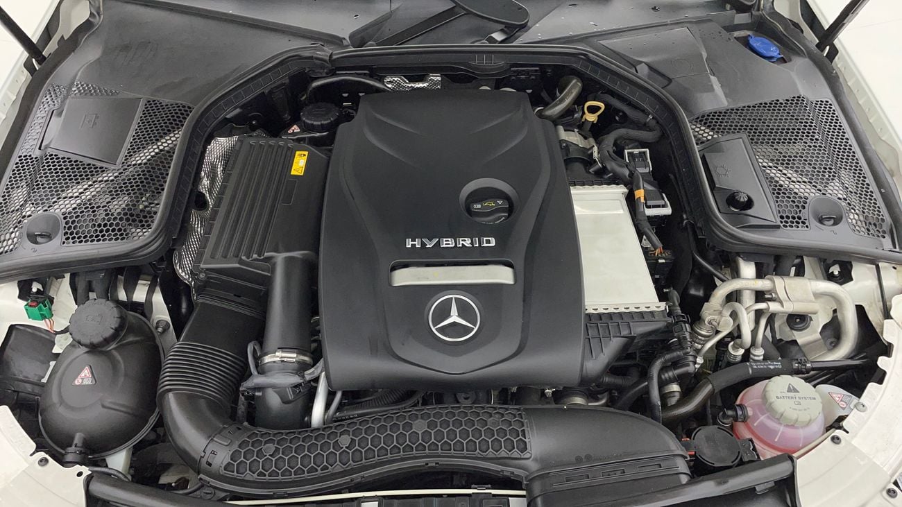 Mercedes-Benz C 300 PREMIUM + AMG SPORT PACK 2 | Zero Down Payment | Free Home Test Drive