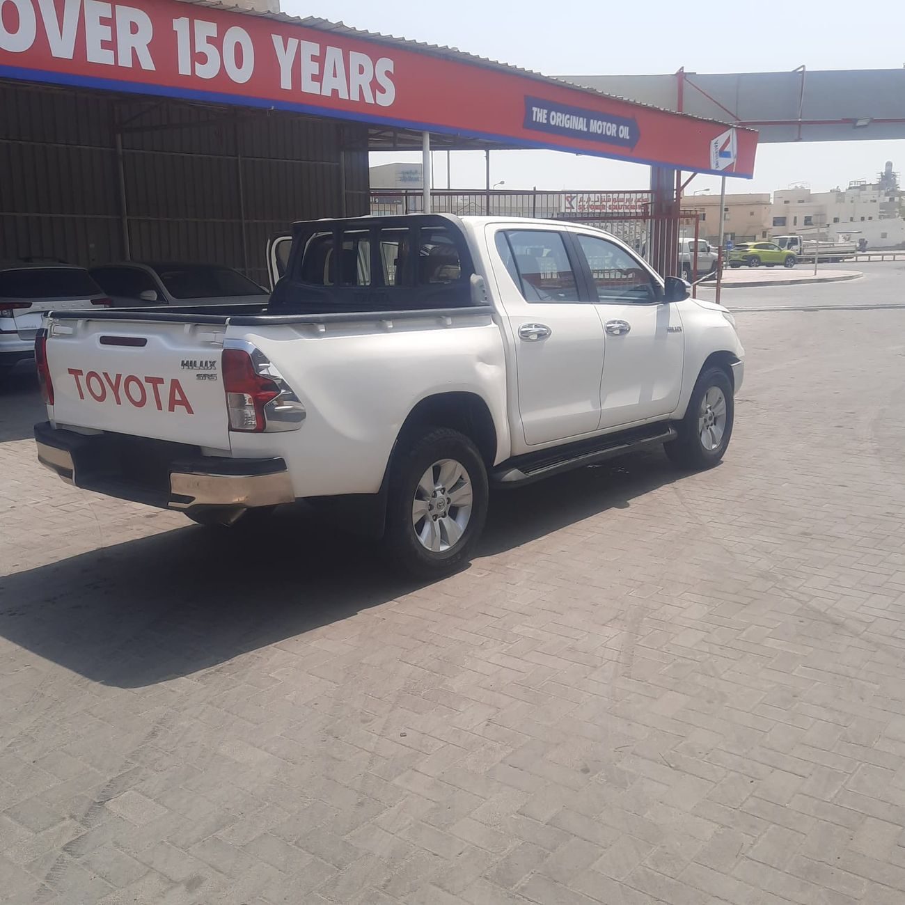 تويوتا هيلوكس S GLX 2.7L 4WD A/T Gcc / Automatic