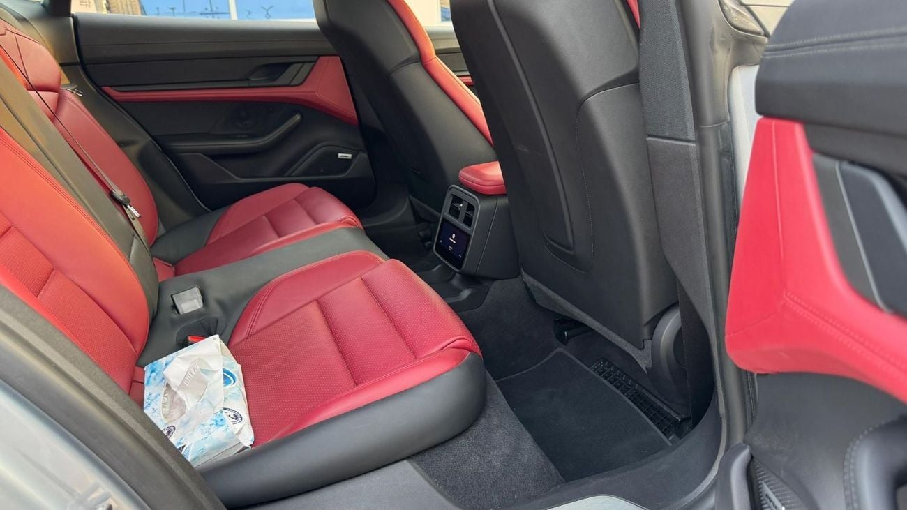 بورش تايكان Porsche Taycan 4S