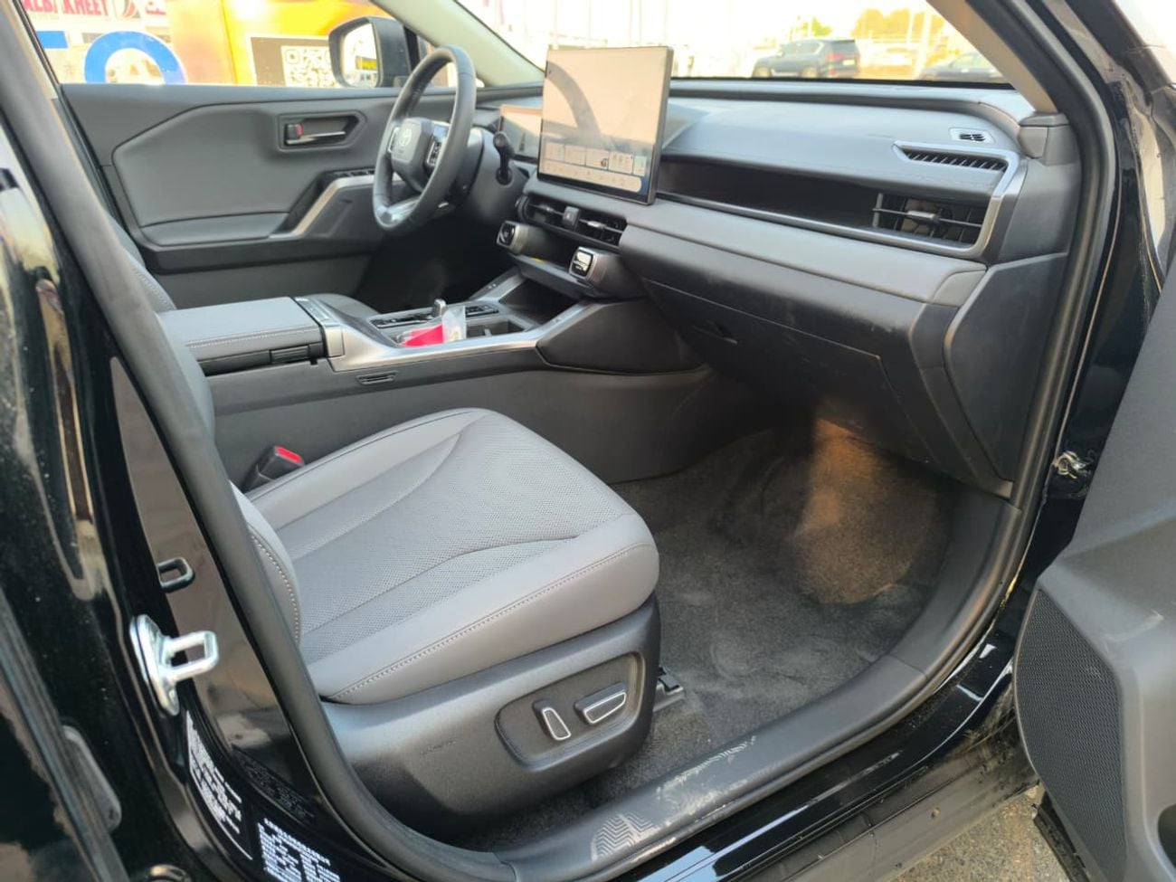 Toyota RAV4 2.5L Hybrid 4WD 2026 Deluxe Edition
