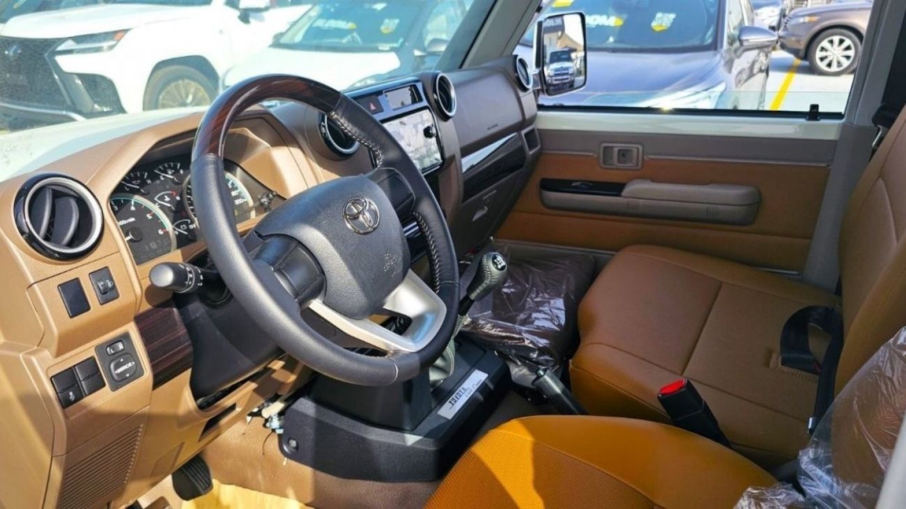 Toyota Land Cruiser Pick Up Toyota Landcruiser 70Series LX V8 4WD 4 DOORS PICKUP(EXPORT &LOCAL)