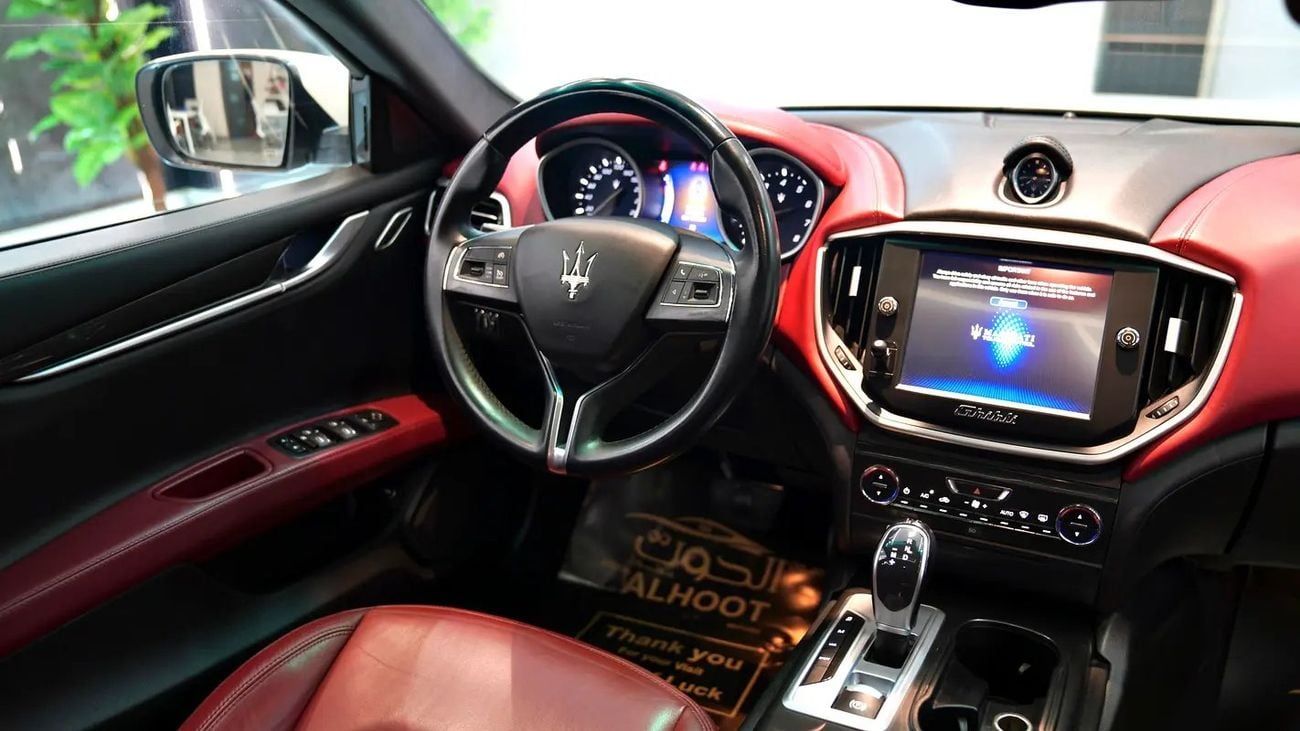 مازيراتي جيبلي BEST WHITE S Q4 V6 || TOP RANGE || GCC || RED INTERIOR || ACCIDENT FREE ||