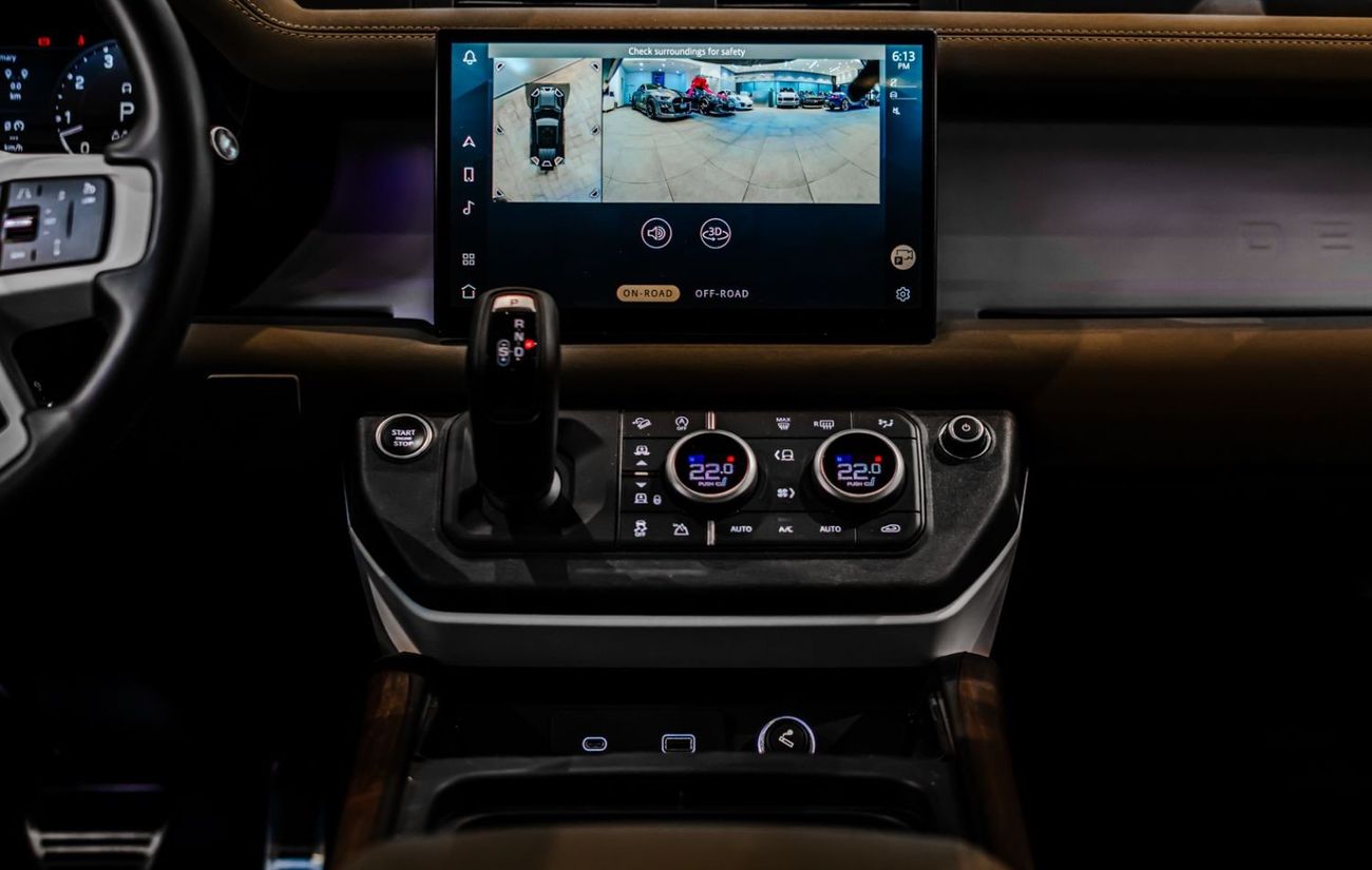 Land Rover Defender 2023 URBAN Land Rover Defender P400 HSE, Warranty Valid, Service Contract Valid, Low KMs, GCC