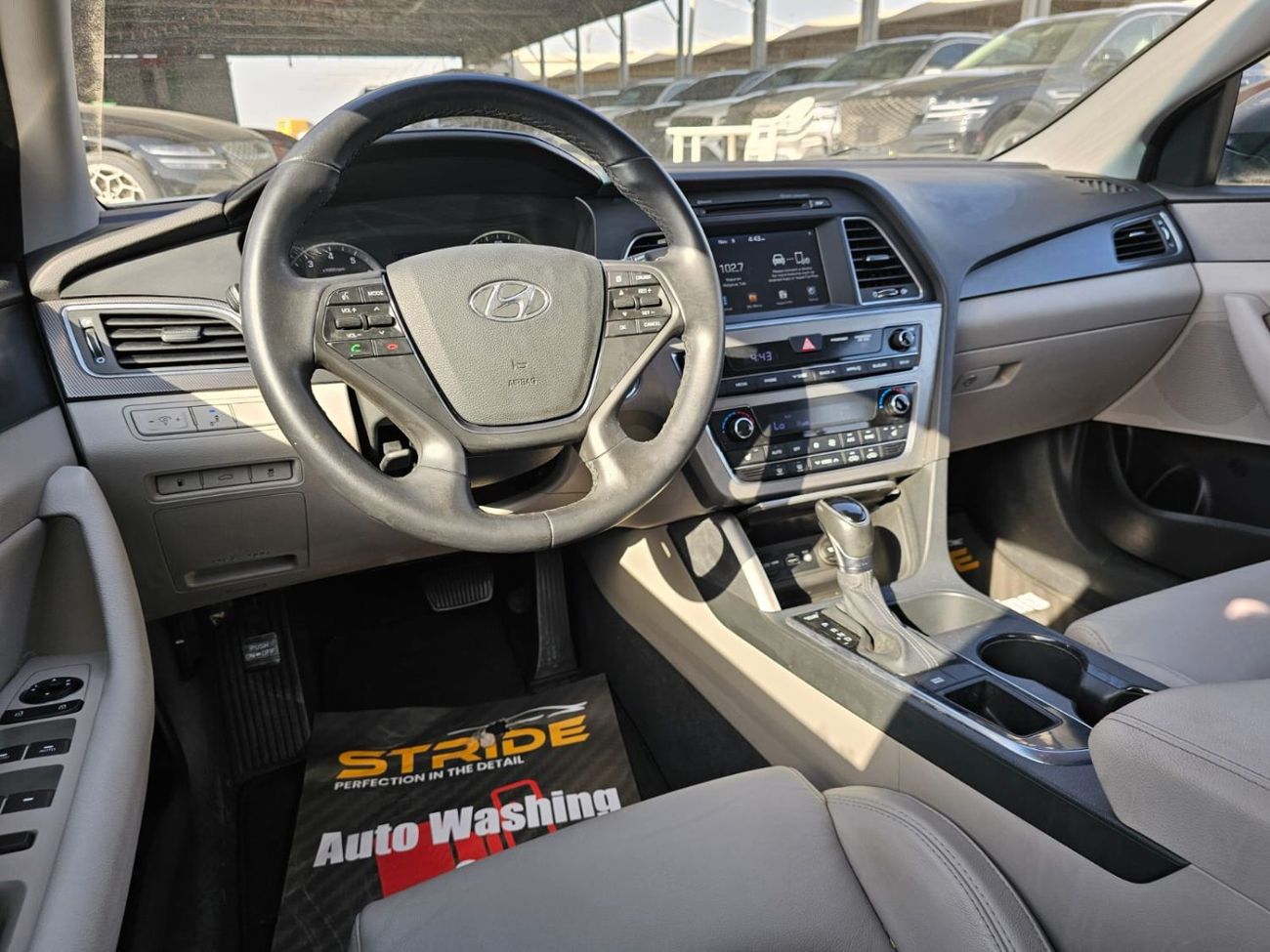 هيونداي سوناتا Sport 2.4L - Automatic . Petrol . Front Wheel Drive . 5 Seats . 4 Doors