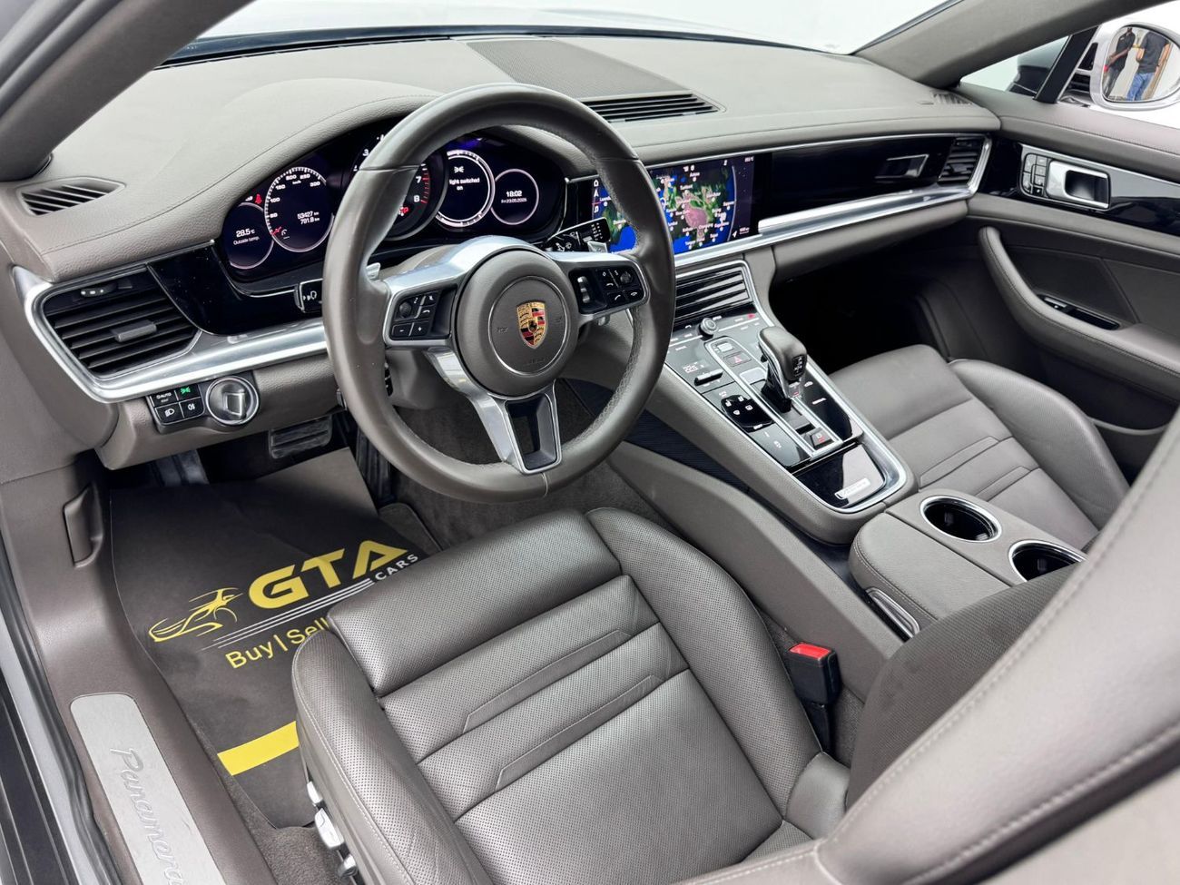بورش باناميرا Std 3.0L (325 HP) 2018 Porsche Panamera 4,  Service History, Warranty, Low Km, Excellent Condition