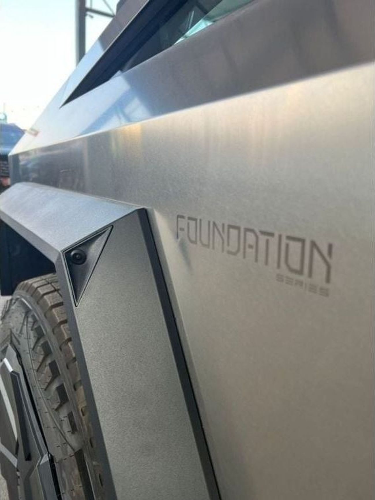 Tesla Cybertruck Tesla Cybertruck Foundatation Series 2025 Model Year