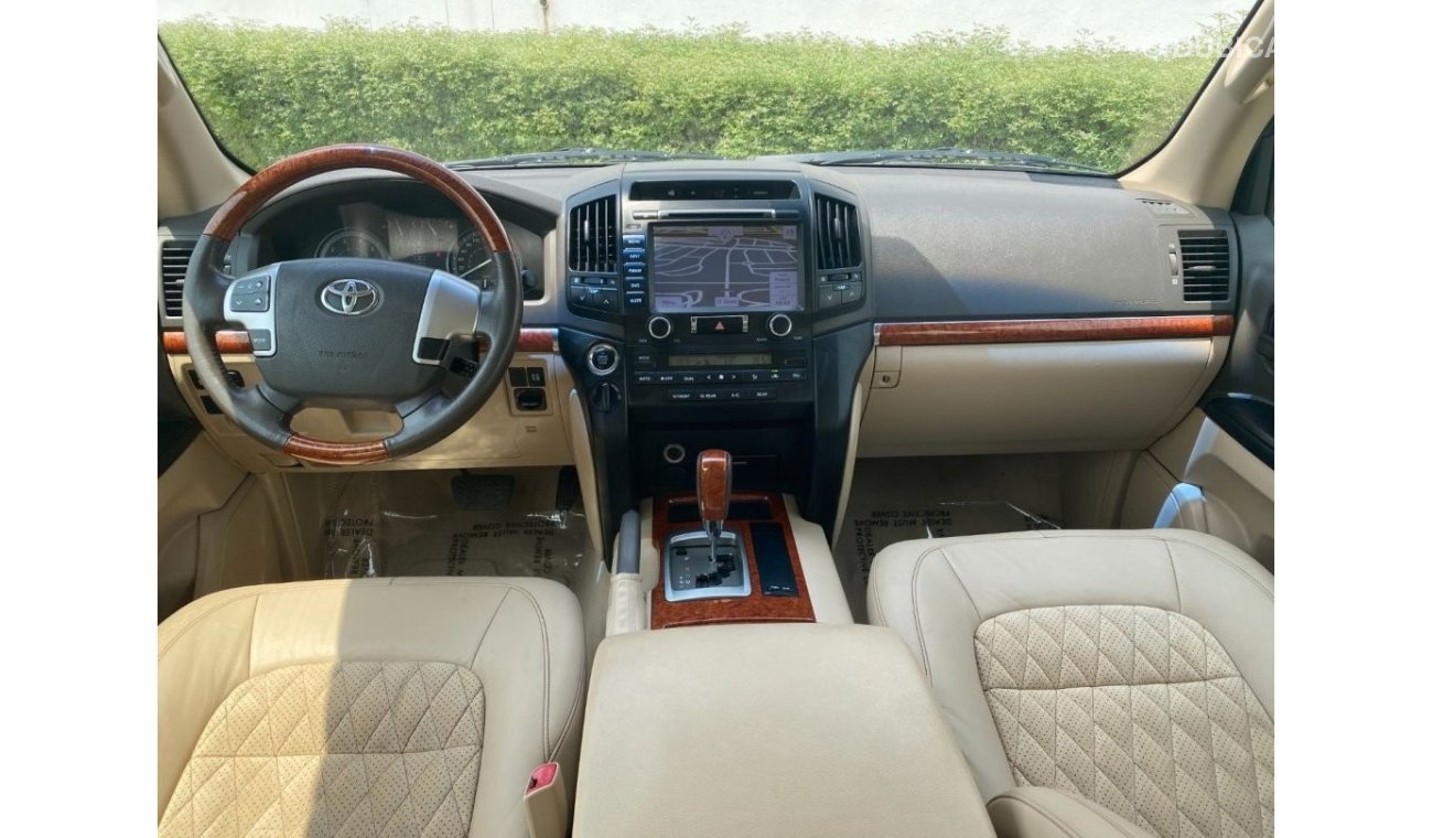 Toyota Land Cruiser GXR 60th ANNIVERSARY EDITION 2015 V6 4.0 AED 2270/ month EXCELLENT CONDITION UNLIMITED K.M..