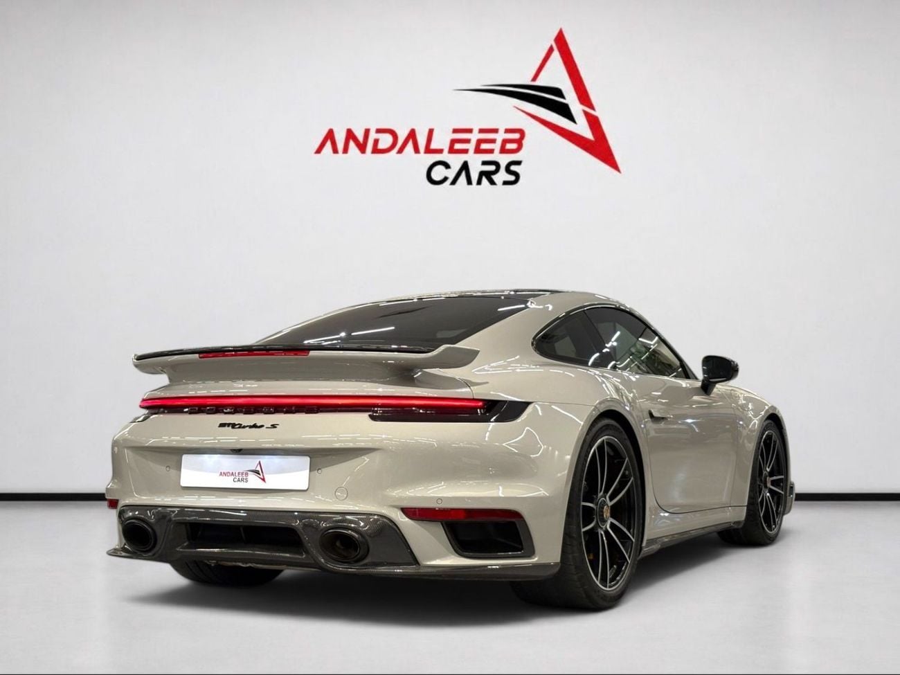 Porsche 911 CARBON AERO KIT | CRAYON GREY | FULL AGENCY HISTORY | PORSCHE 911 TURBO S | 2021 | GCC