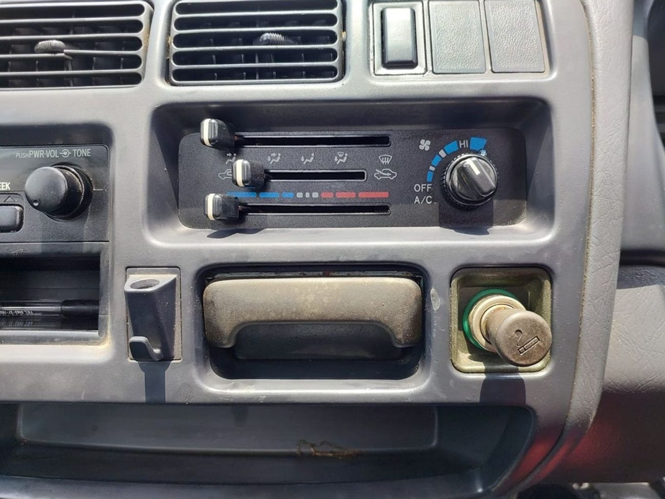 تويوتا لايت آيس TOYOTA LITEACE TRUCK PICK UP RHD 1999 MODEL 1.5 L PETROL MANUAL(PM75943)