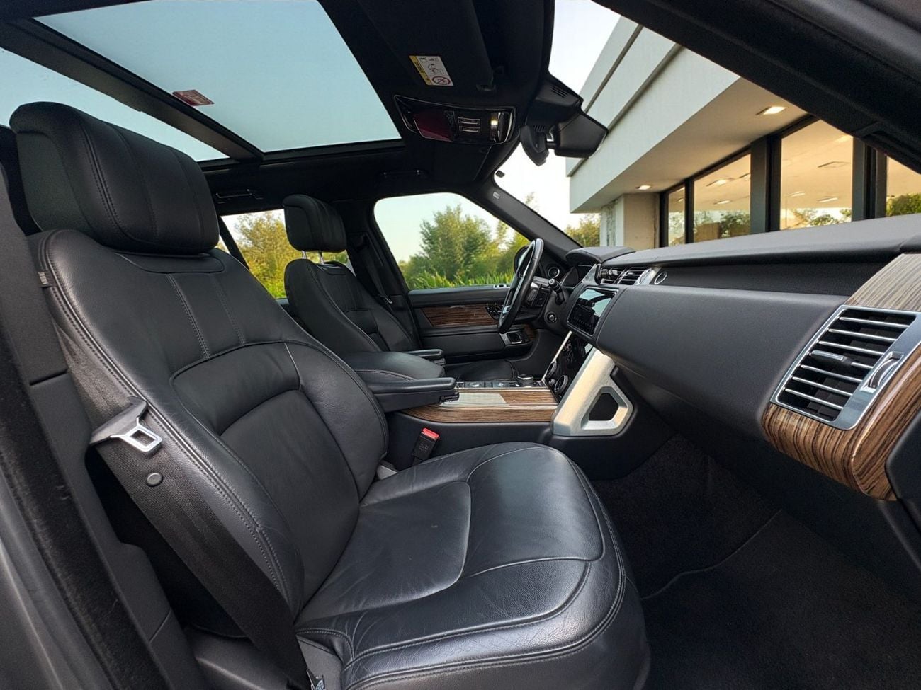 لاند روفر رينج روفر HSE 3.0L (375 HP) V6 | 2019 | GCC SPECS | AED 2,400 PER MONTH