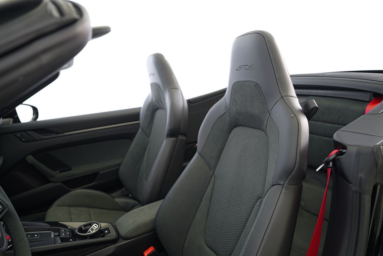 بورش 911 CARRERA GTS CABRIOLET