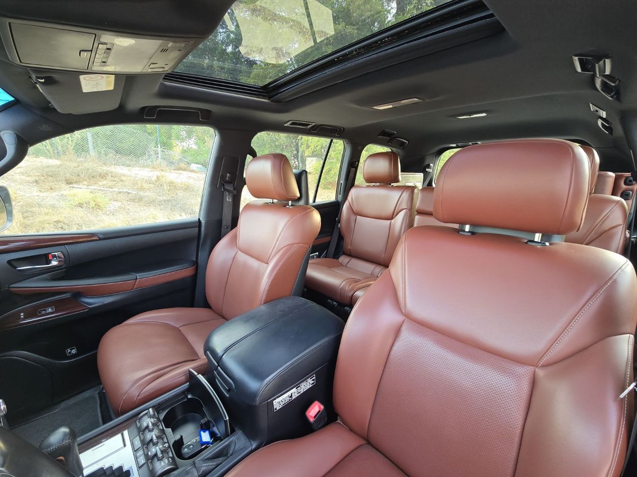 لكزس LX 570 Platinum 5.7L LEXUS LX-570 2014 GCC // FULL OPITION // PERFECT CONDITION