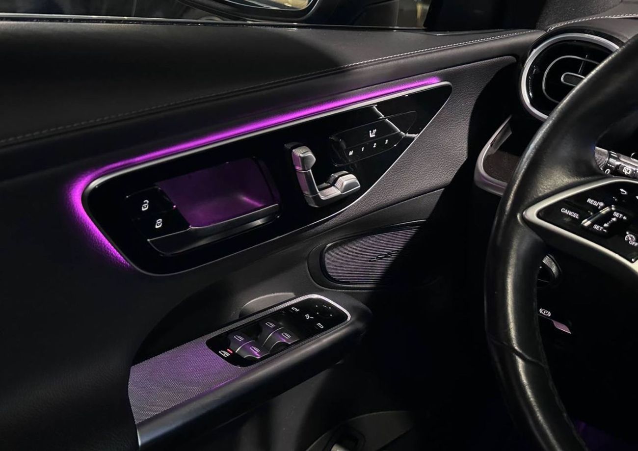 Mercedes-Benz GLC 300 clean title - no accident no painting