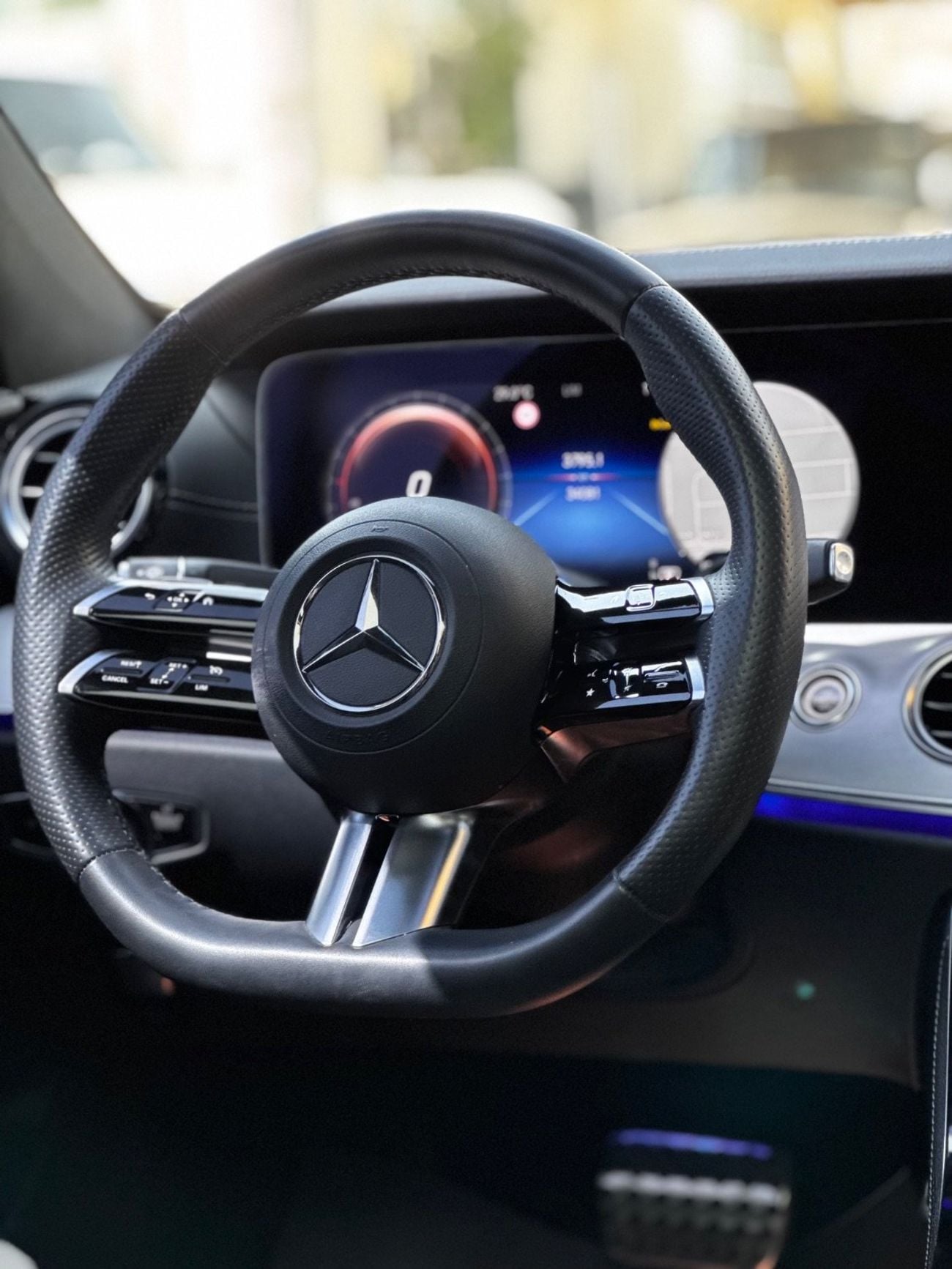 مرسيدس بنز E200 2.0L