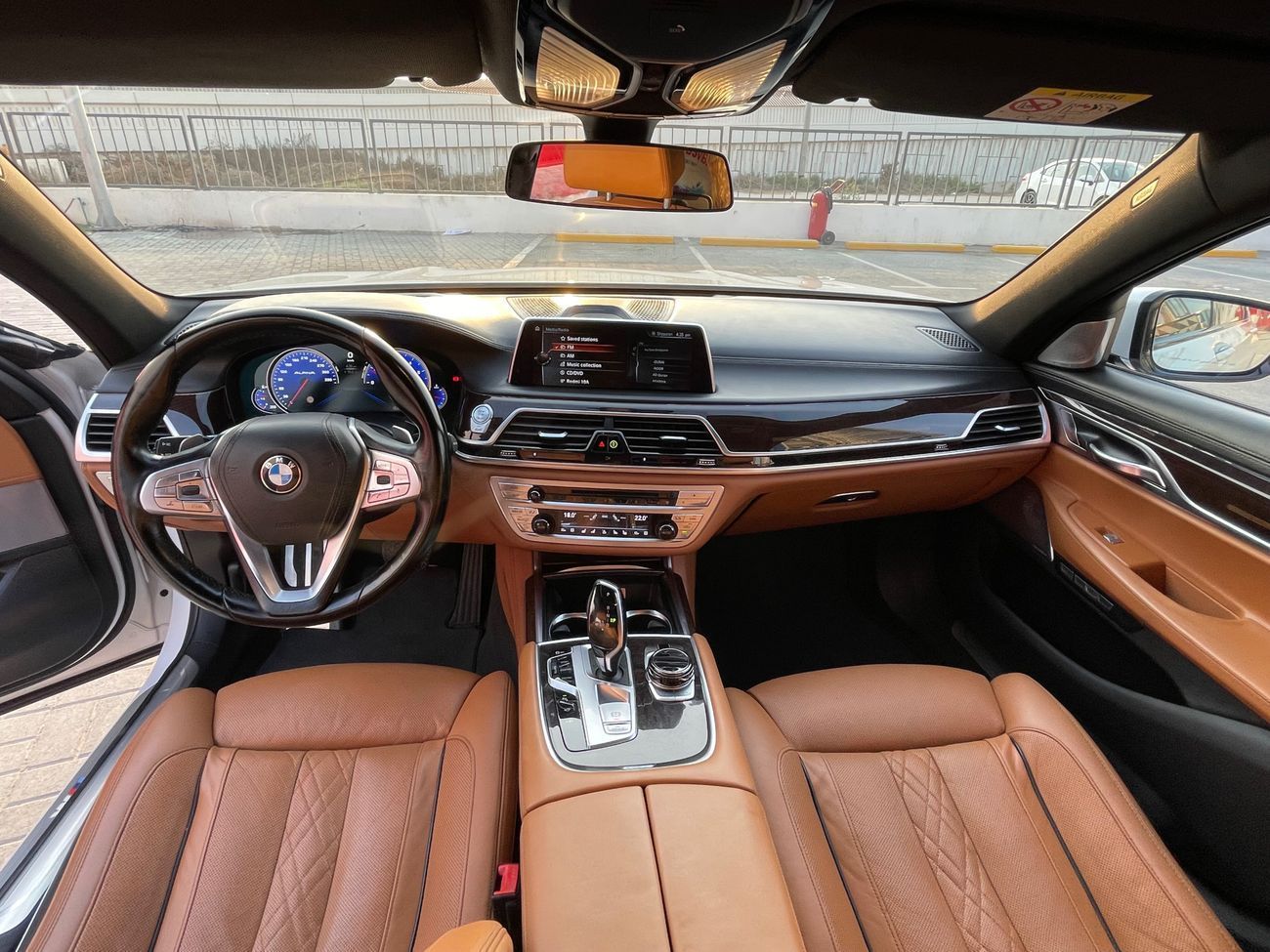 BMW 750Li Luxury 4.4L (523 HP)