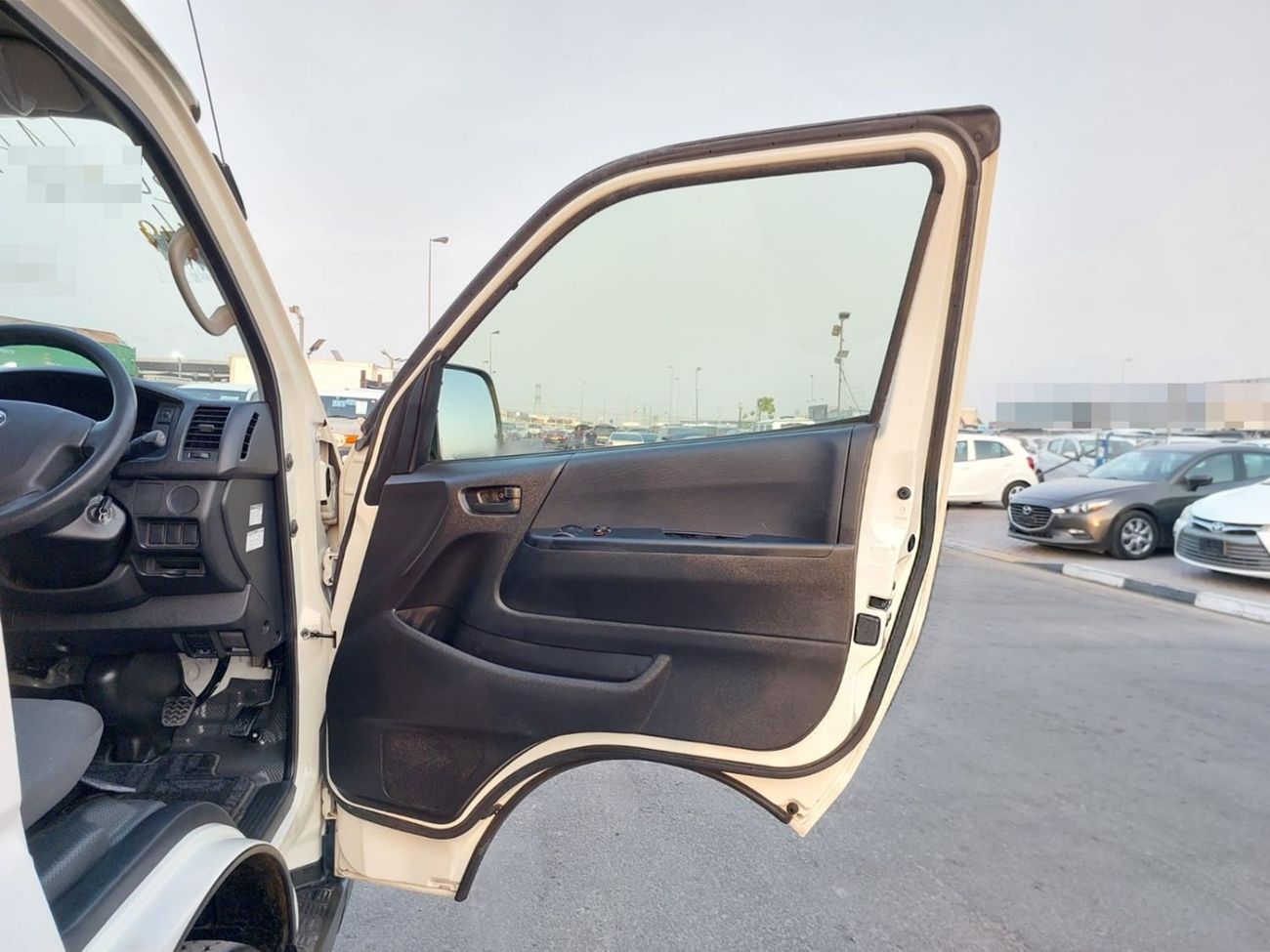 Toyota Hiace TOYOTA HIACE VAN RHD 2017 MODEL 2.7 L PETROL AUTOMATIC(PM27593)