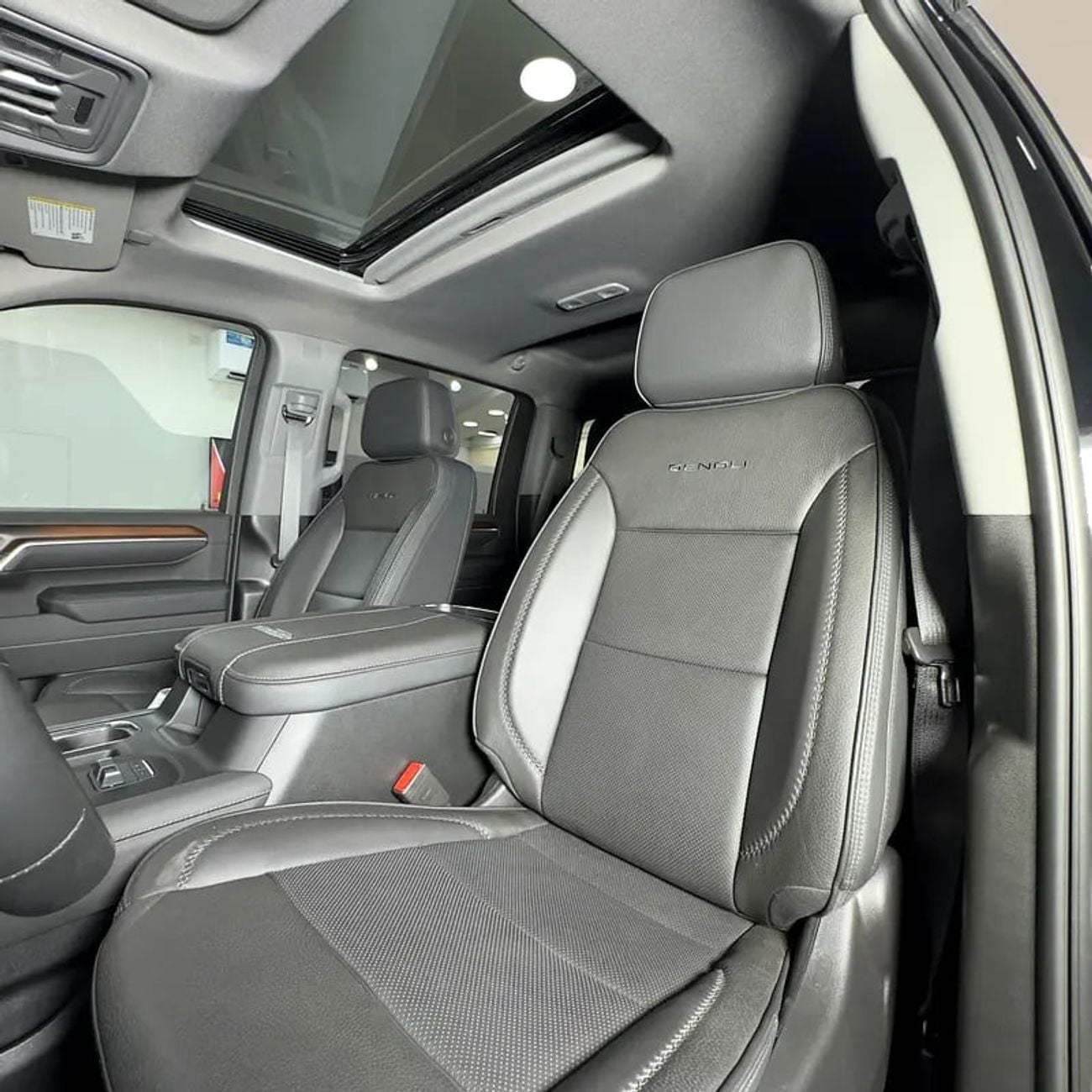 GMC Sierra V8 6.6L diesel Denali 2500 HD DIESEL LONG