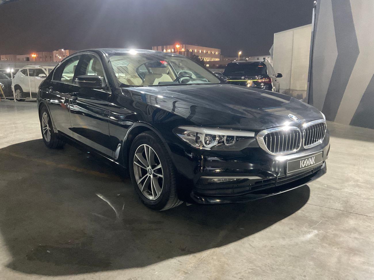 بي أم دبليو 520i Executive | شامل الضمان | 0 ﺪﻔﻋﺓ ﺃﻮﻟﻯ