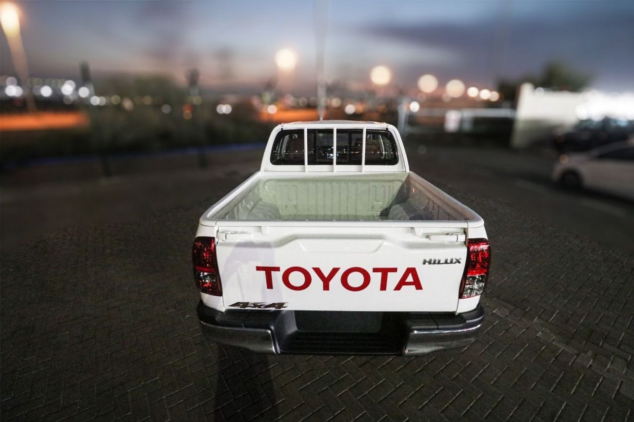 Toyota Hilux TOYOTA HILUX 2.7 AT MID OPTION WHITE 2024