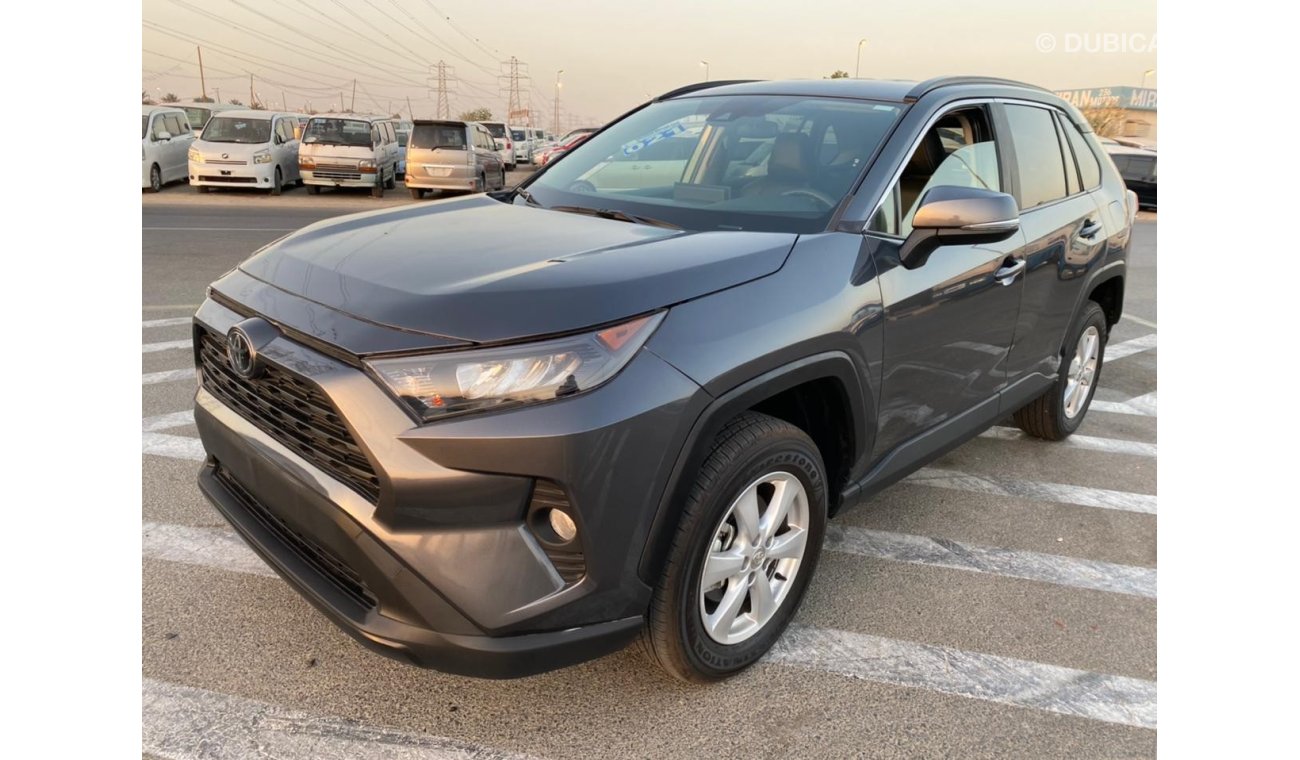 تويوتا راف ٤ 2020 TOYOYA RAV 4 LE MID OPTION