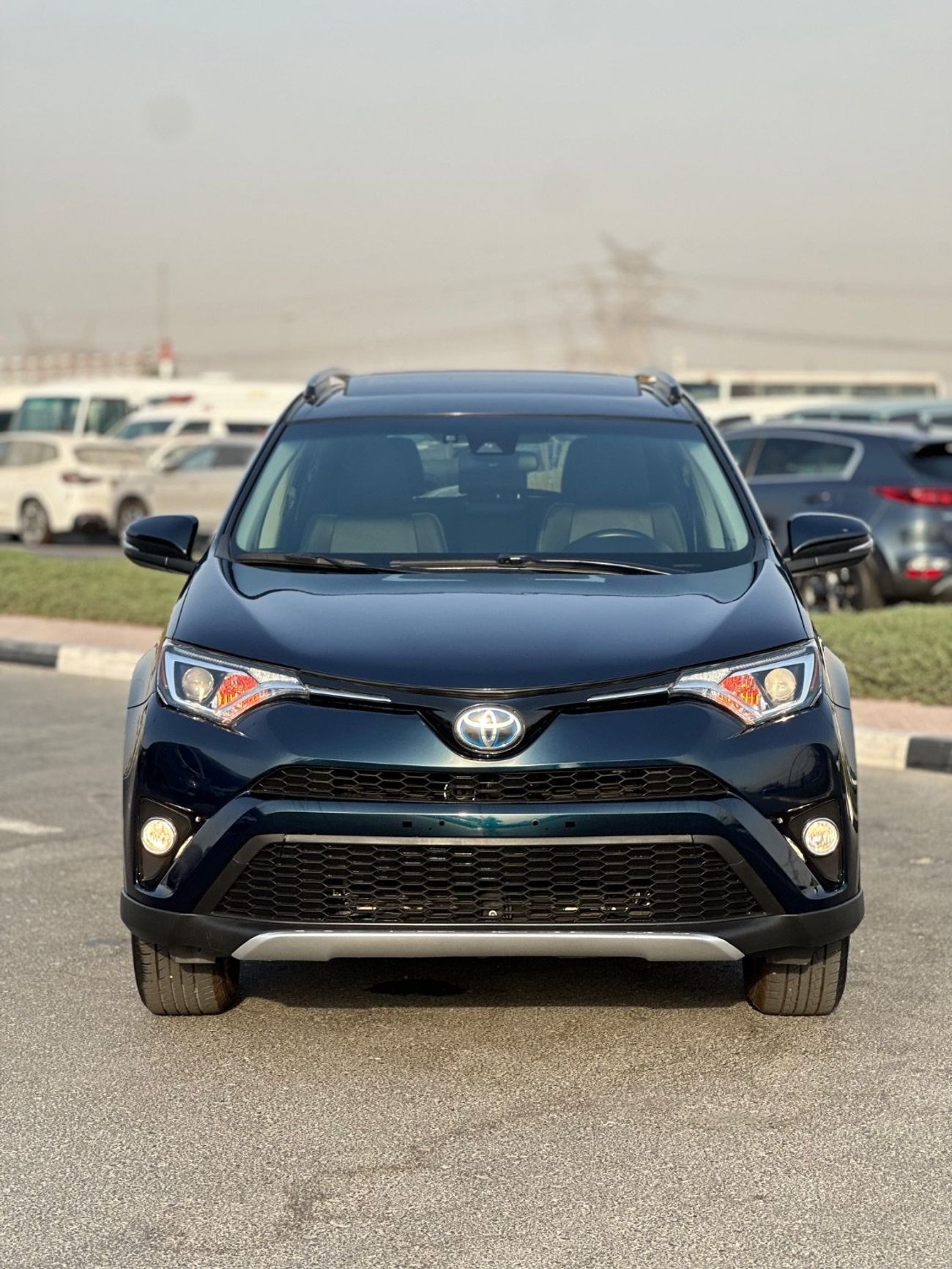 تويوتا راف ٤ XLE 2.5L