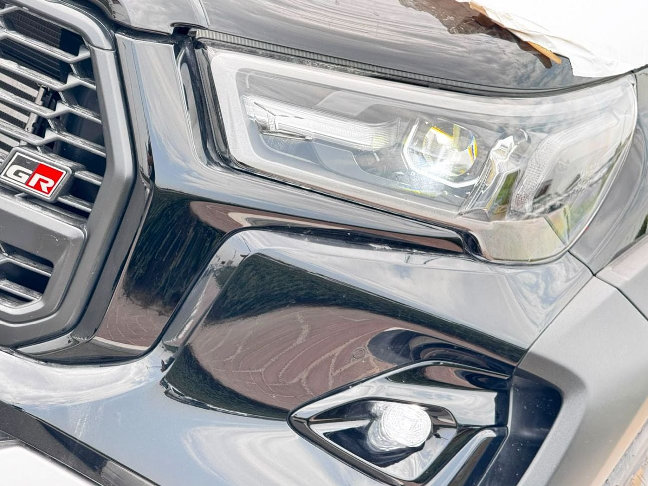Toyota Hilux SR5 (NON GCC)