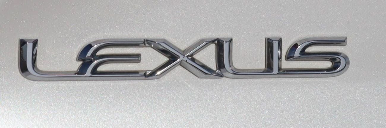 Lexus ES350 Platinum 3.5L FWD Lexus ES350 3.5L | V6 | 2018 GCC   | Accident Free  Excellent Cond