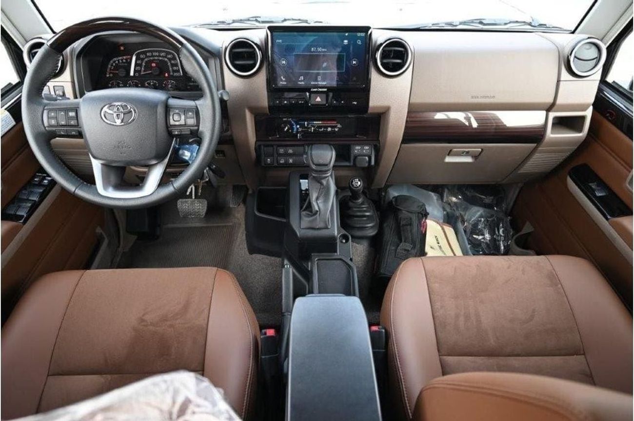تويوتا لاند كروزر 70 SDLX V6 4.0L Petrol 5 Seater 4WD Automatic - Euro 4