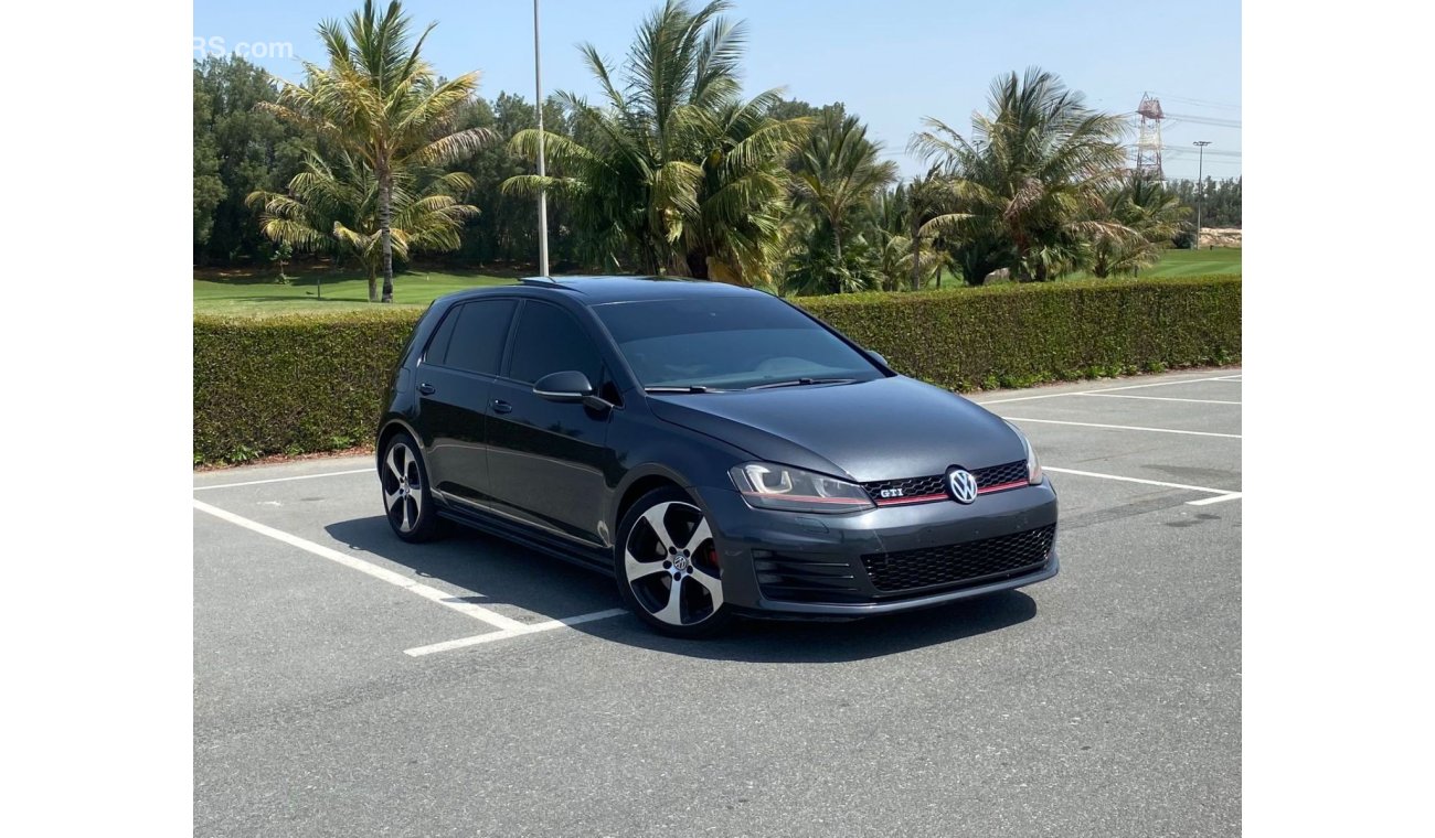 فولكس واجن جولف GTI