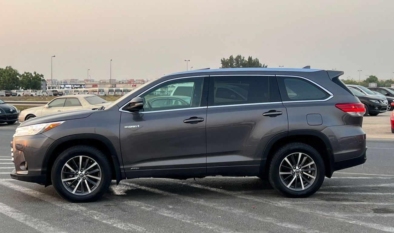 Toyota Highlander 2017 Toyota Highlander Hybrid XLE Full option -3.5L-V6-AWD 4x4 - Rear CAM-Sunroof-Leather seat