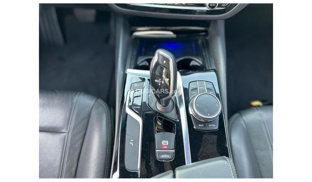 بي أم دبليو 520i اكزكيتيف