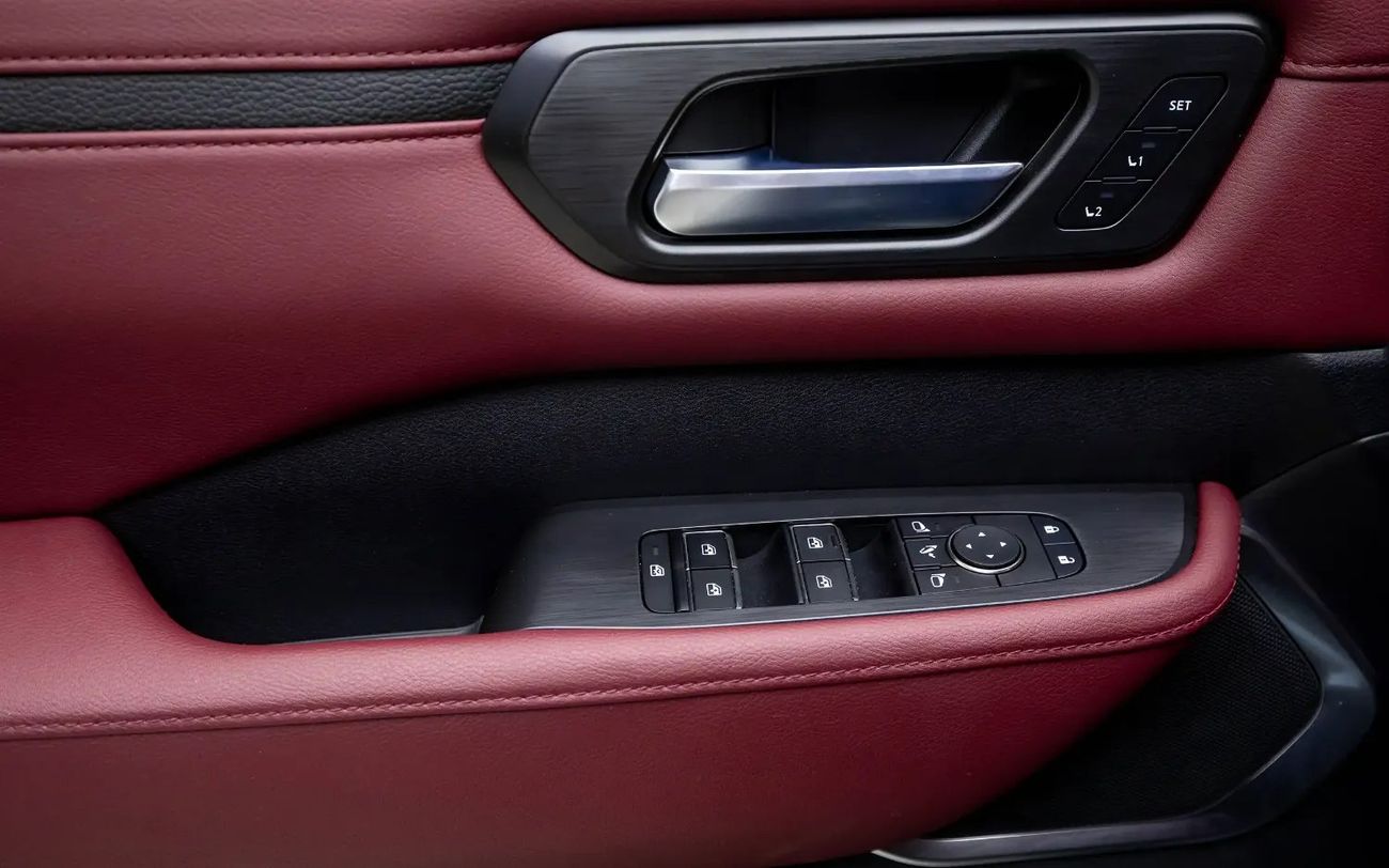 نيسان باترول LE Platinum - GCC Spec - With Warranty