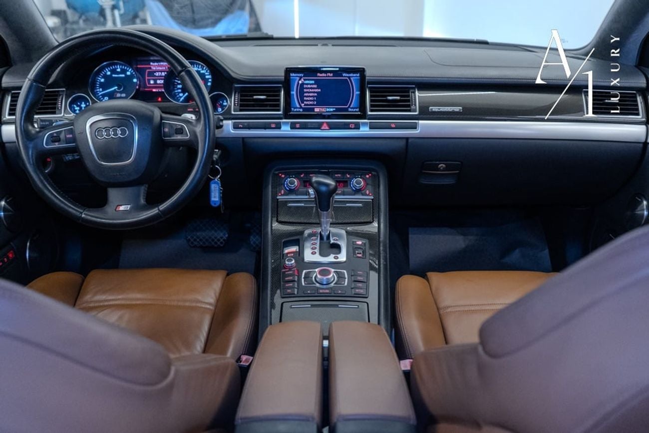 Audi S8 2009 Audi S8 V10, Clean Title, Zero Paint, GCC