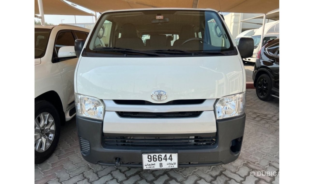 Toyota Hiace GL - Standard Roof