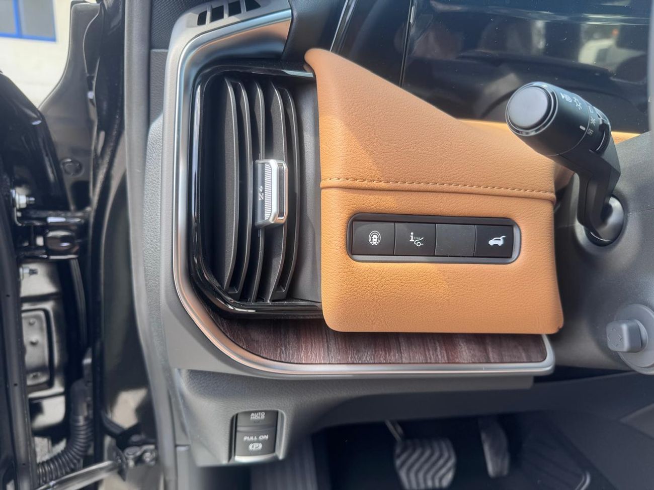 Nissan Patrol SE PLATINUM CITY 3.8L_2026_(BLACK/TAN)