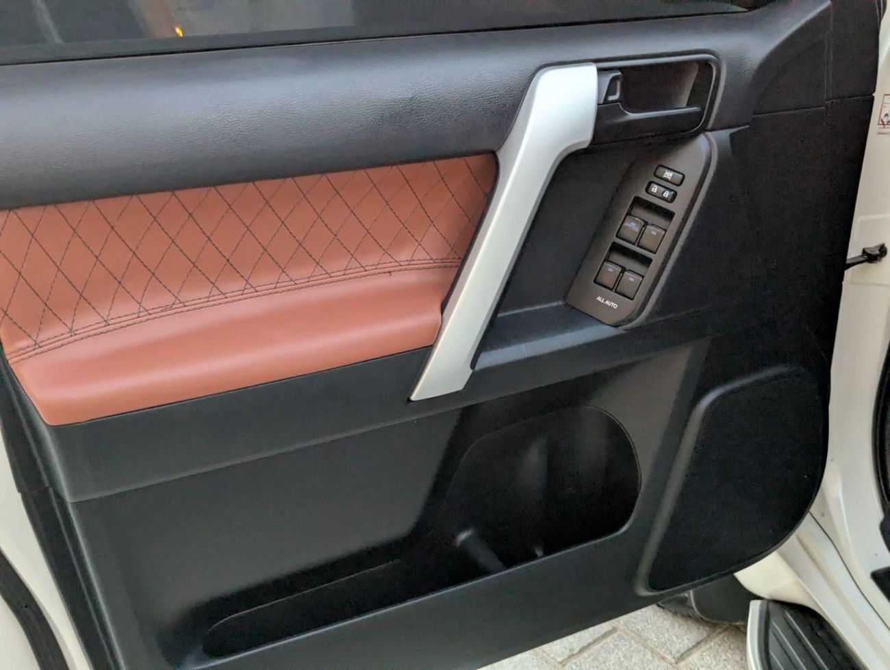 تويوتا برادو Toyota Prado 2018 diesel white LHD 7 seats automatic gear