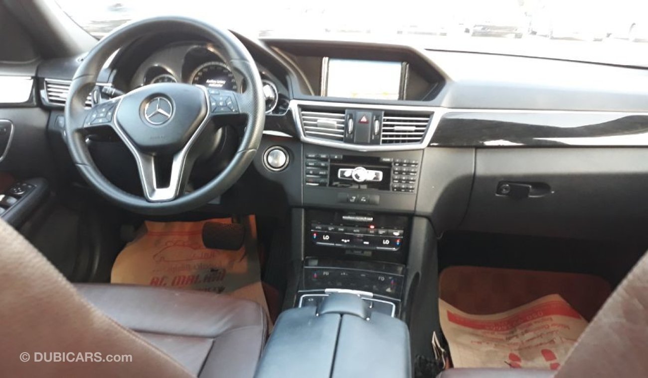 Mercedes-Benz E300 2013 Gulf specs Full options panoramic roof DVD camera