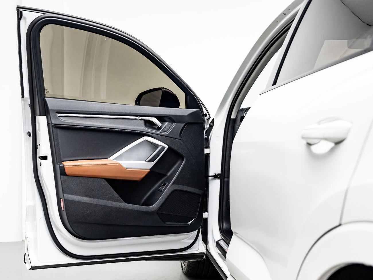 Audi Q3 35 TFSI S Line 1.4L 2024 Audi Q3 35TFSI, 2029 Audi Warranty + Service Contract, Low KMs, GCC