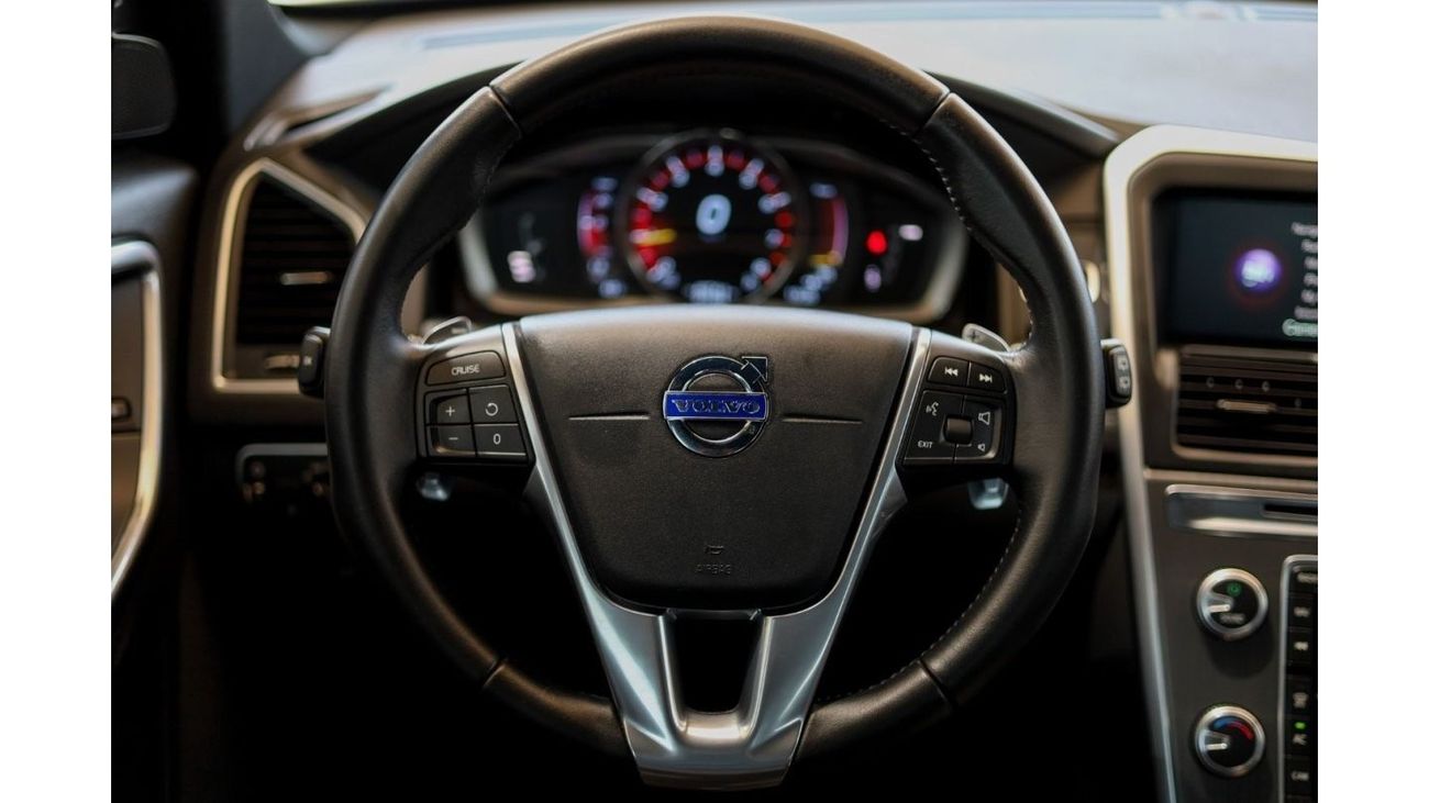 فولفو XC 60 Volvo XC60 2016 GCC under Warranty with Flexible Down-Payment.